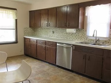 Building Photo - 2806 Klusner Ave