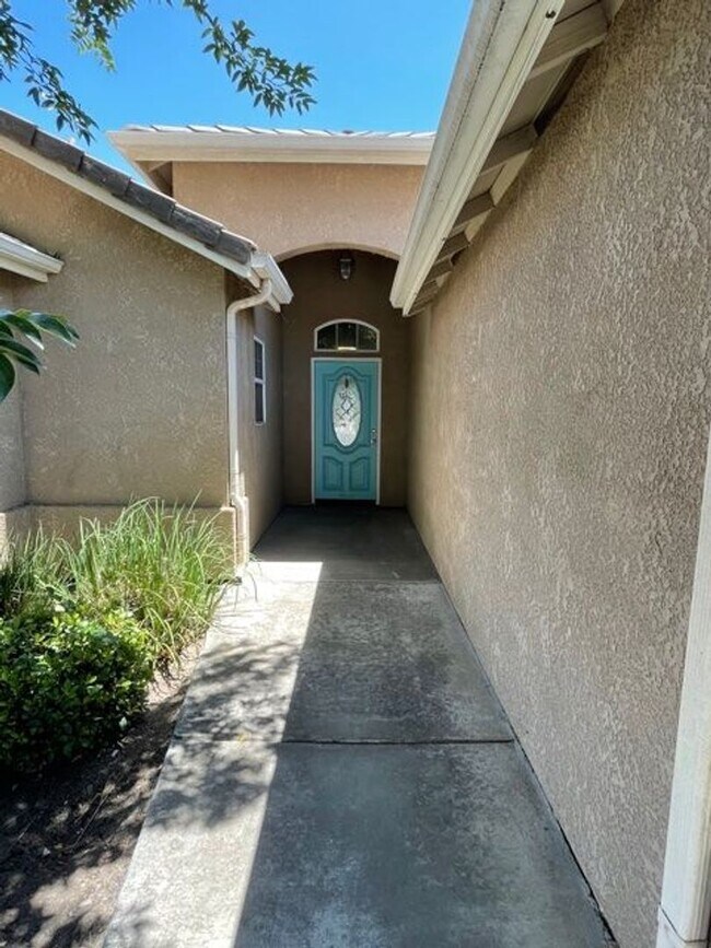 Building Photo - 236 S Argyle Pl