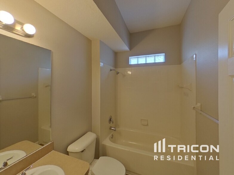 Building Photo - 6209 Crickethollow Dr