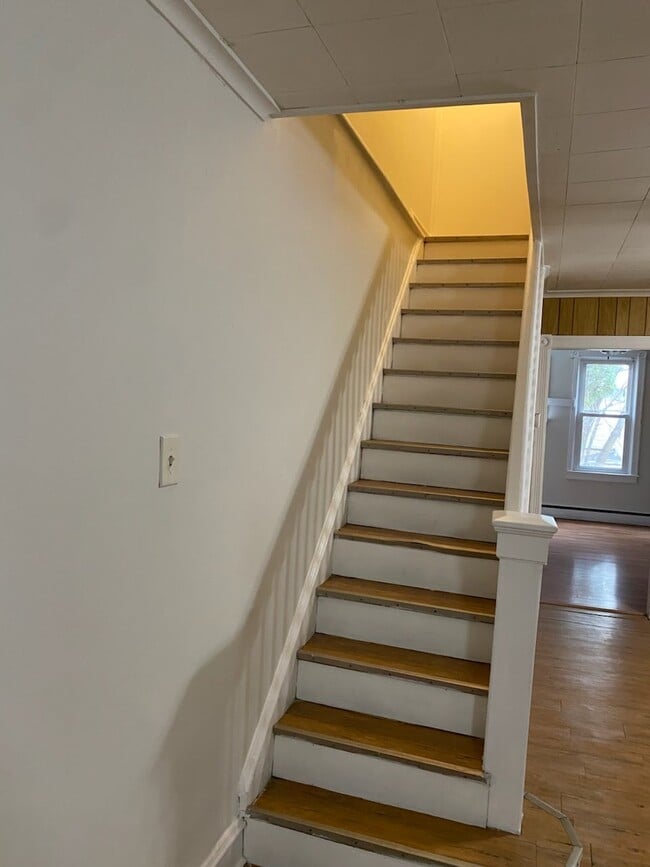 Building Photo - 523 Harrison St