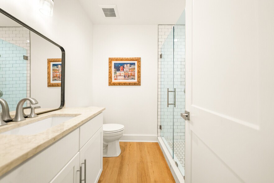 Building Photo - 4245 Troost Ave