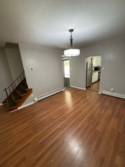 Dining room - 166 Southern Ave