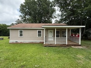 Building Photo - 3 Bedroom/1 Bath home for rent in Norwood
