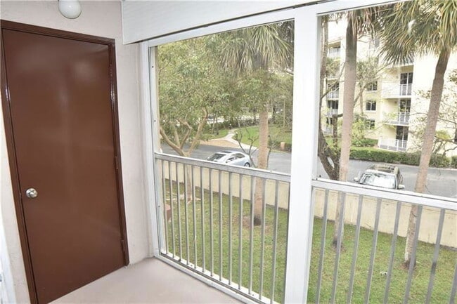 Building Photo - 8750 Royal Palm Blvd