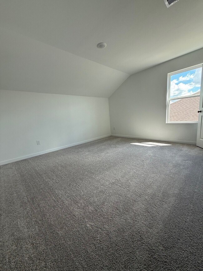 Building Photo - 28611 Bluebonnet Grotto Dr