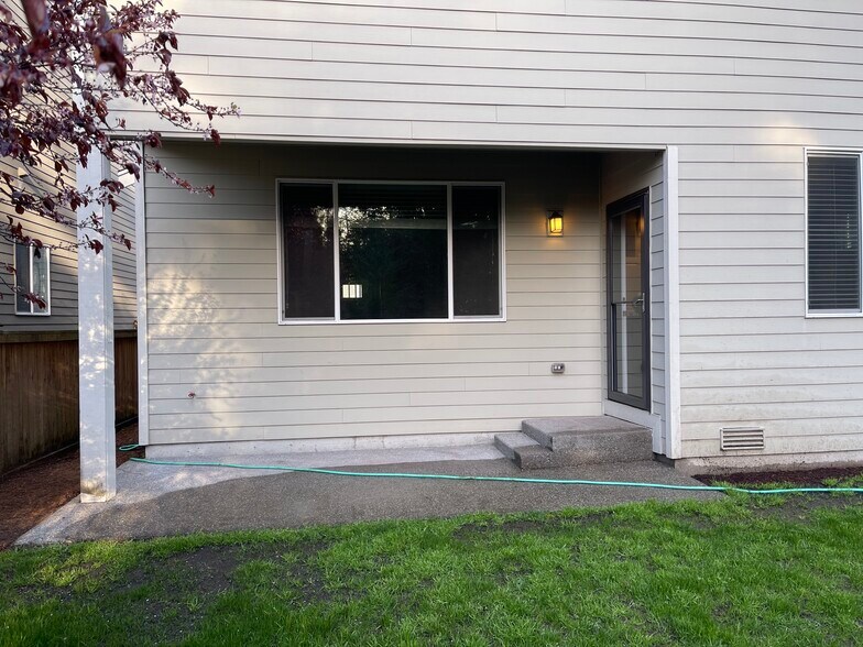covered back porch - 8828 Jayden Ln NE