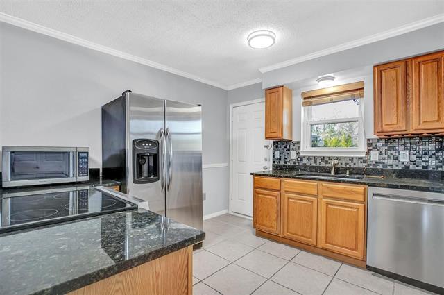 Building Photo - 7705 Meadow Park Dr