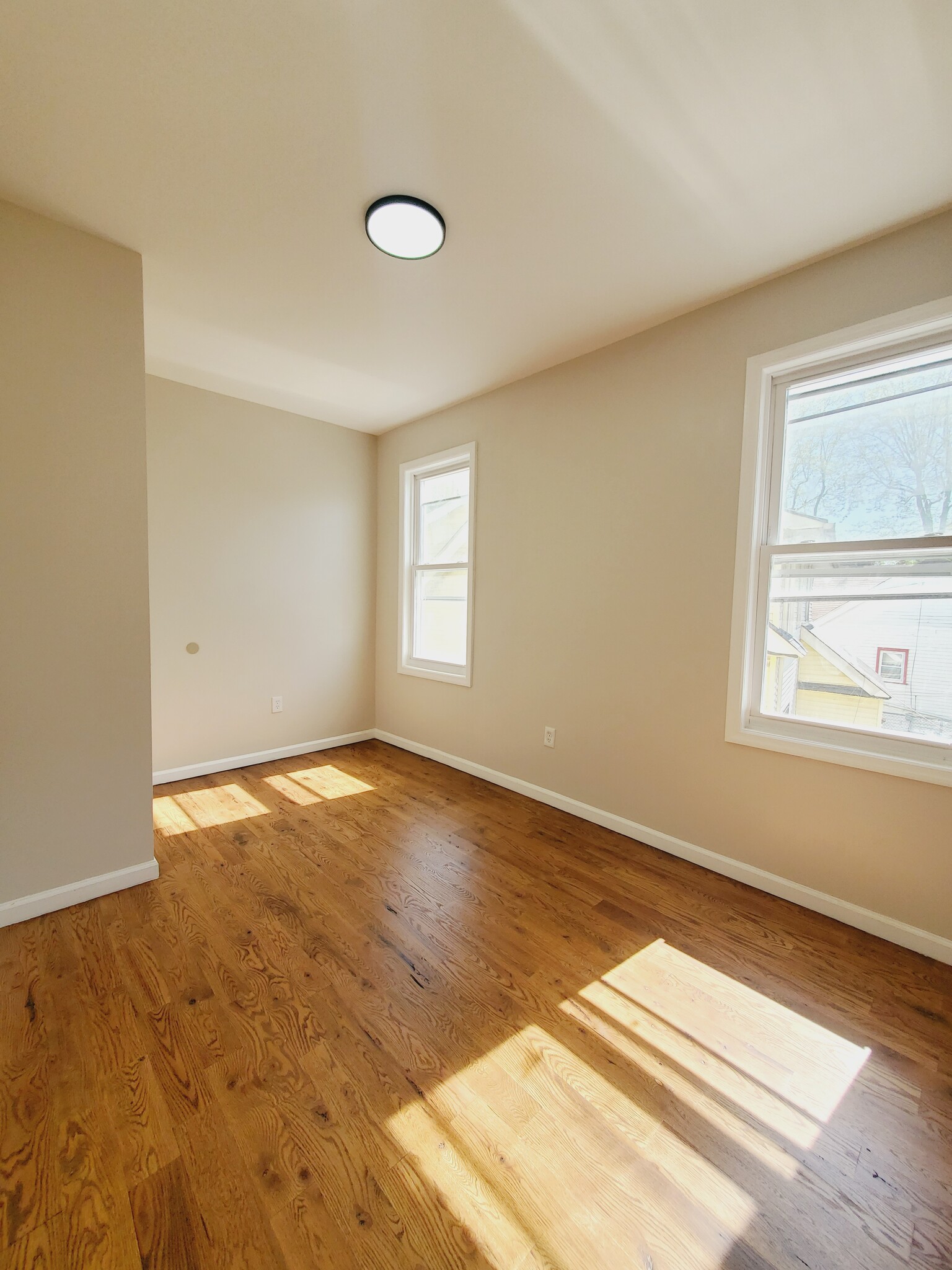 Building Photo - 457 Garfield Ave