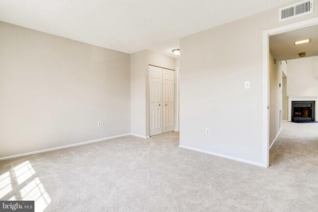 Building Photo - 7758 New Providence Dr