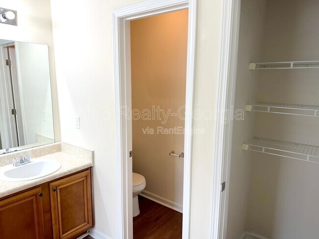 Building Photo - 1980 Sawgrass Dr