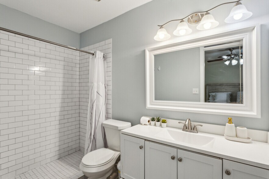 Building Photo - 1870 Waldrep Cir SE