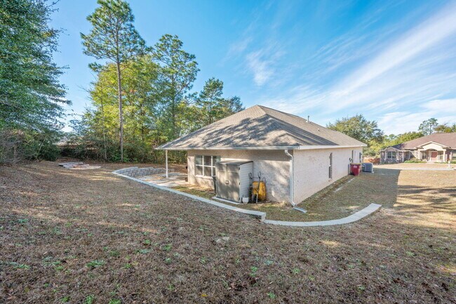 Building Photo - 667 Red Fern Rd