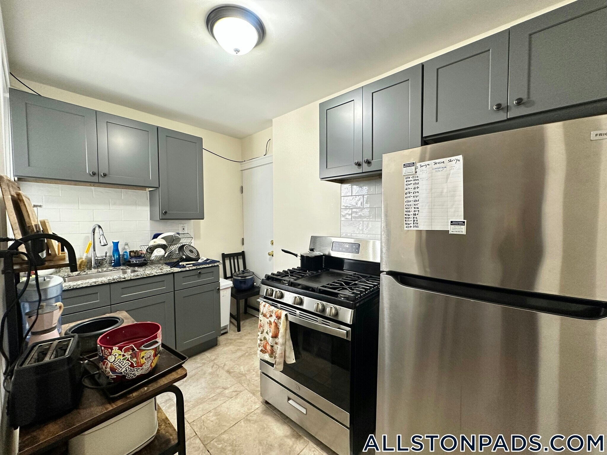 Building Photo - 248 Kelton St