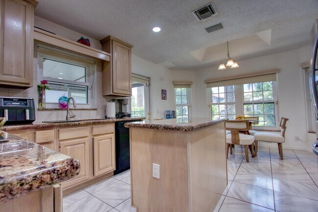 Building Photo - 10341 Buena Ventura Dr