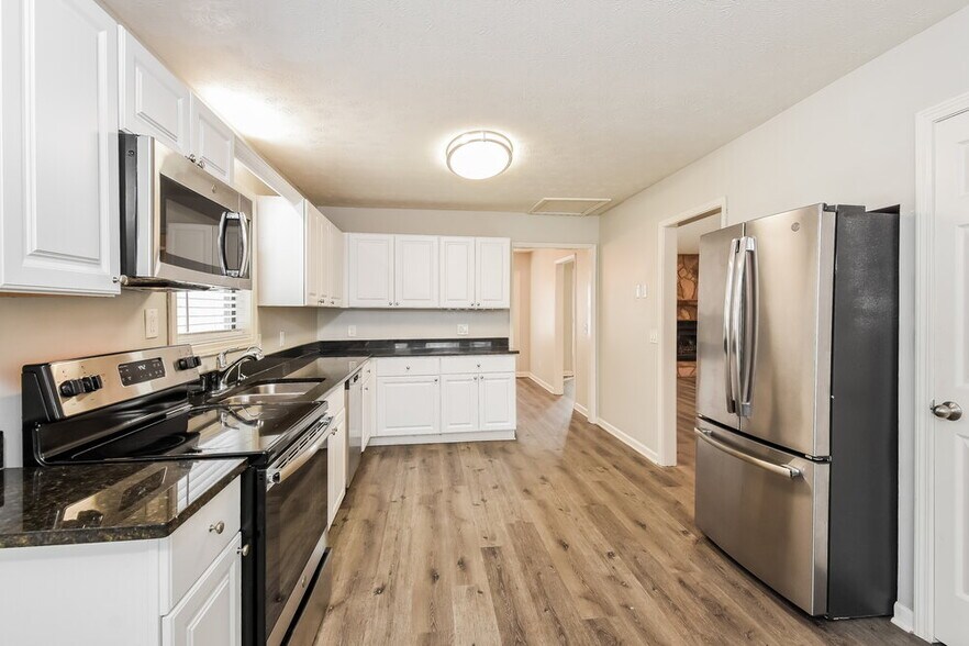 Building Photo - 2752 Hawk Trace NE