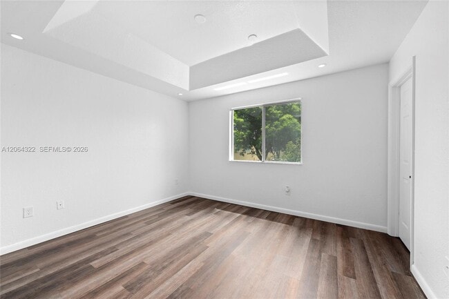 Building Photo - 2445 SE 14th Ave