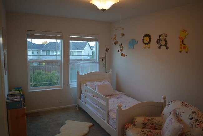 Building Photo - Amazing 4 bedroom home on Tumwater Hill!!