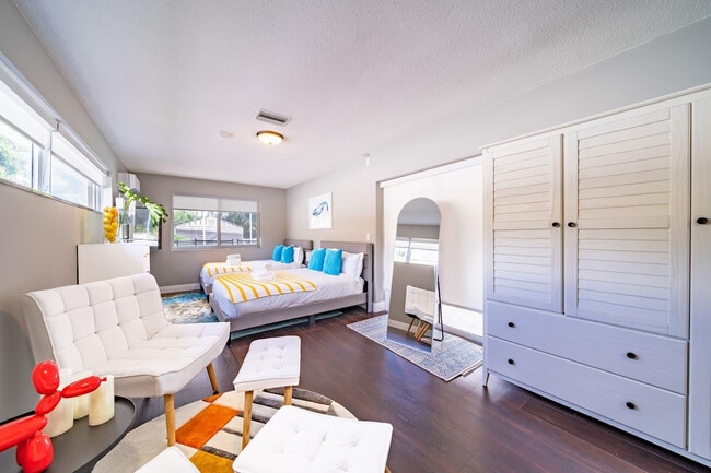 Building Photo - 2101 N 52nd Ave