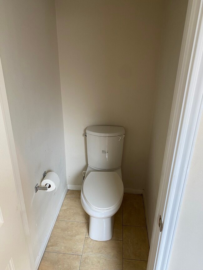 Building Photo - 16534 Wheatfield Dr