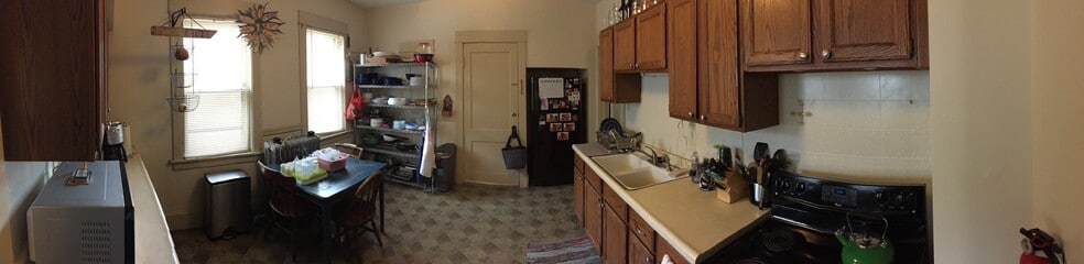 Building Photo - 2419 E Stratford Ct