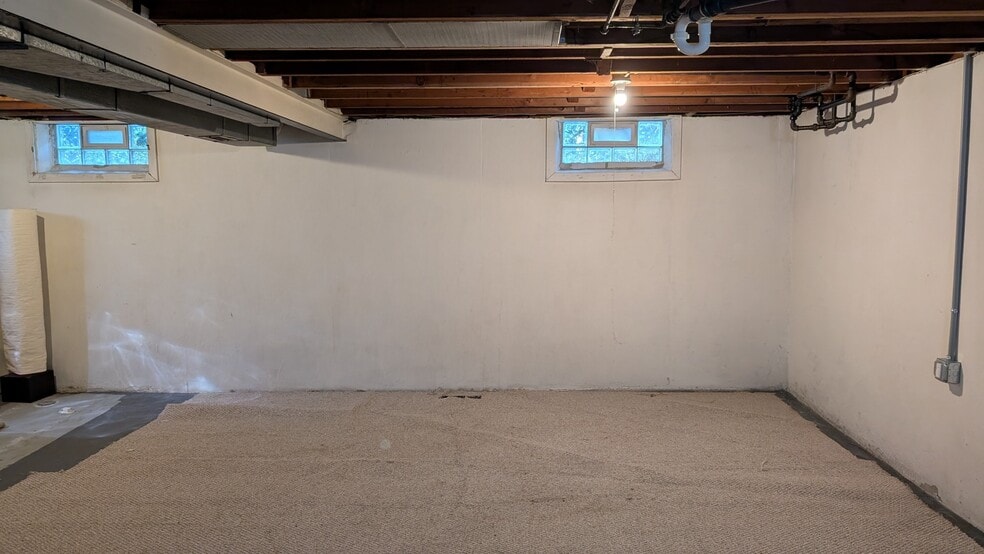 Building Photo - 1813 Dexter Ave