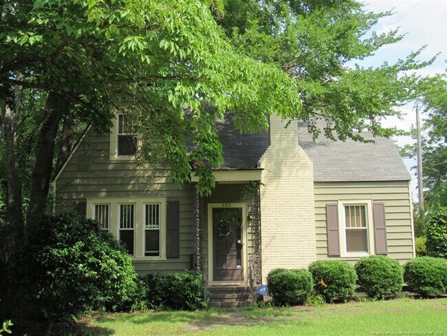 Building Photo - 202 Peach Tree St