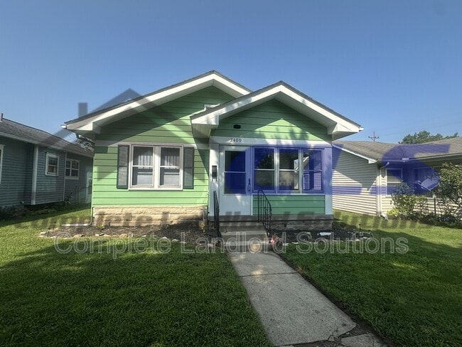Primary Photo - 2409 S 9th St