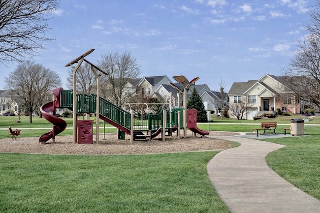 Building Photo - 14527 Patriot Square Dr E