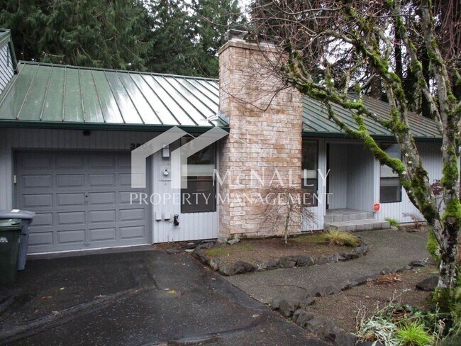 Building Photo - Spacious 3 Bedroom, 2.75 Bathroom Condo in Gig Harbor