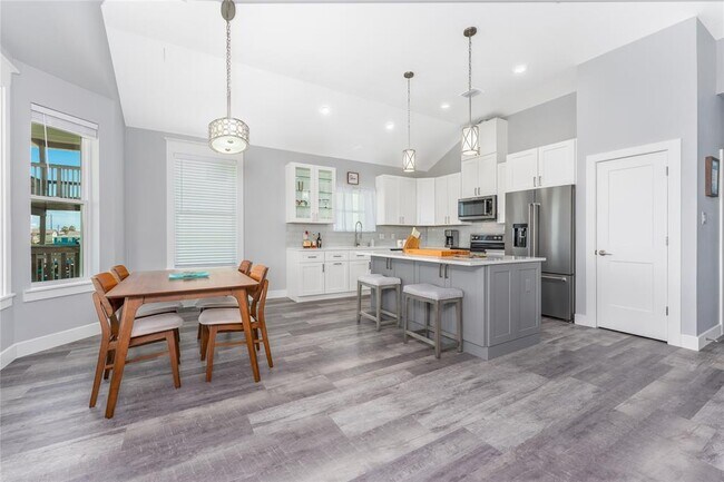 Building Photo - 4106 Grayson Dr