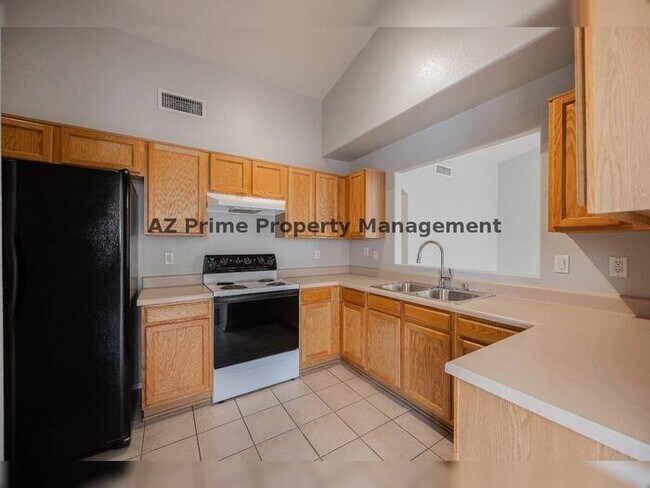 Building Photo - 13344 W Desert Ln