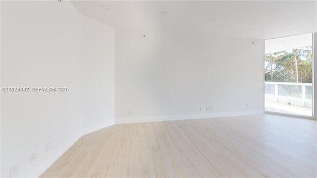 Building Photo - 21050 NE 38th Ave