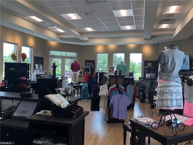 Building Photo - 5650 Trailwinds Dr