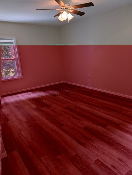 Building Photo - 10 Starzec Dr