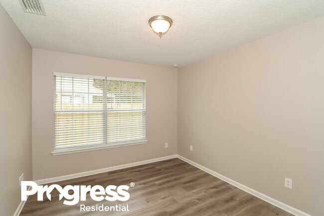 Building Photo - 707 Red Cedar Ct