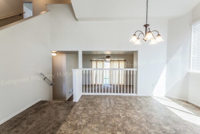 Building Photo - 318 Cherryridge Dr