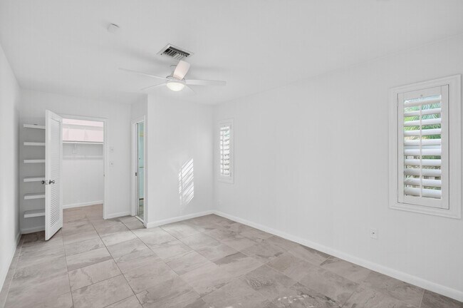 Building Photo - 699 NW 16th Ave