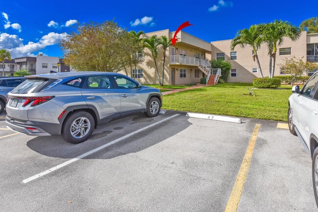 Building Photo - 864 Normandy R