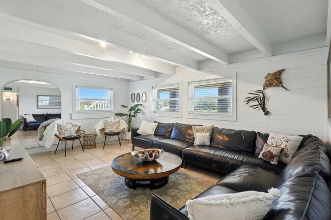 Building Photo - 62 Ocean St