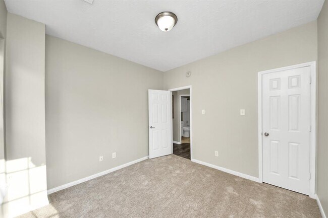 Building Photo - 12819 Kingsbridge Ln