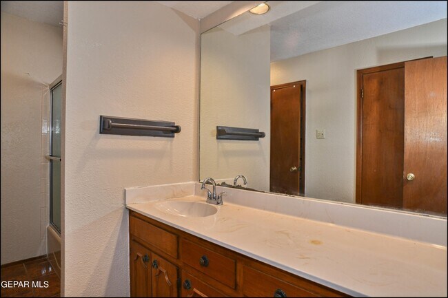 Building Photo - 11600 Casa View Dr