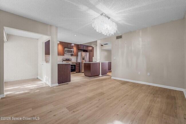 Building Photo - 405 Hawthorne Ct