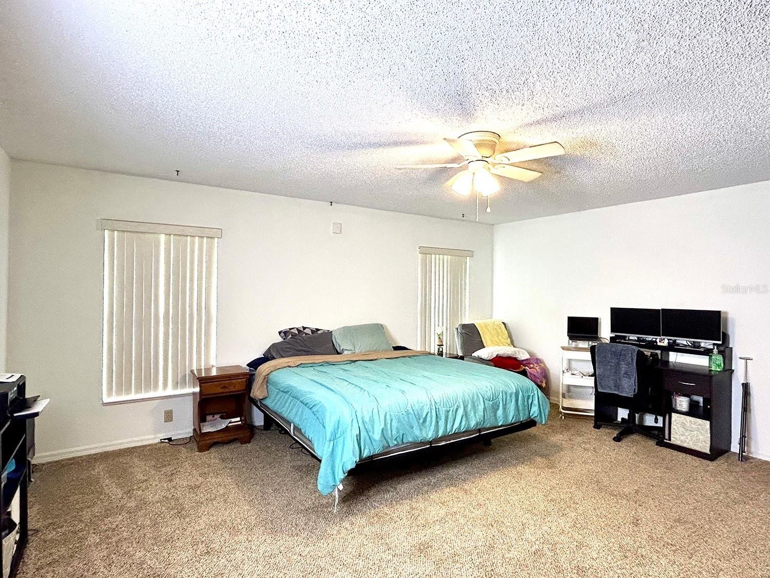 Building Photo - 18550 Lake Emma Dr