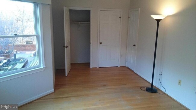 Building Photo - 618 N Tazewell St