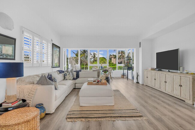 Building Photo - 2850 S Ocean Blvd