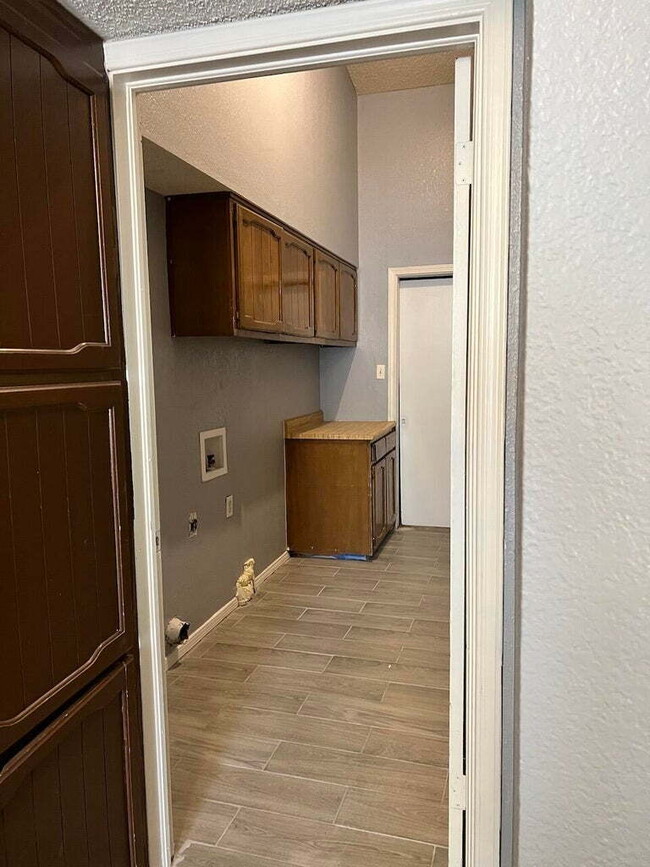 Building Photo - 1504B Monte Sanders Ln