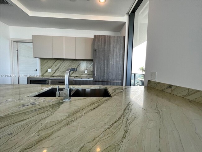 Building Photo - 801 S Miami Ave