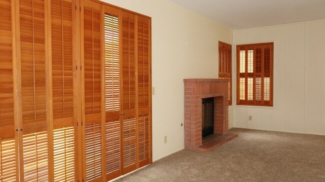 Building Photo - 3 bedrooms townhome in Chula Vista CA - Terranova Area