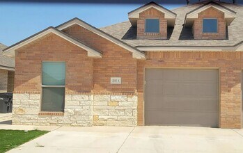 Building Photo - Move-In Ready 3BR Home | Schedule a Tour: 806-568-1471