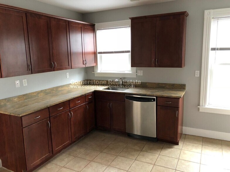 Building Photo - 122 Calumet St